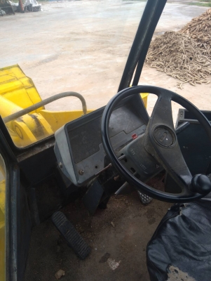 รถตักล้อยาง