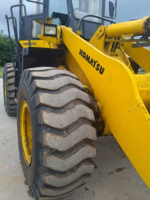 รถตักล้อยาง