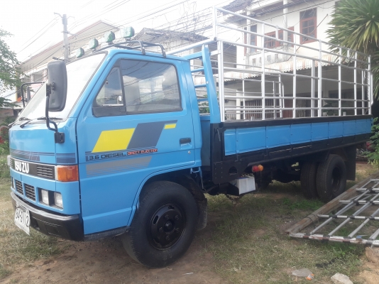 Isuzu nkr110 แรงม้า ดาวน์98,000บาท รถห้างแท้ เกียร์สั้น ยกหัวได้ เครื่องเยี่ยม แชทซีสวยๆตลอดเส้น ช่ว