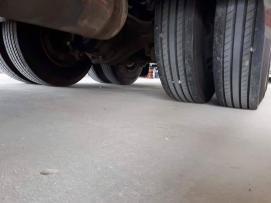 ขาย หัวลาก ISUZU 320 สองเพลา รถปี 50  วิ่ง 6 แสนกว่าโล