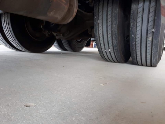 หัวลากIsuzu Deca GXZ 320ปี50 max Loadรถเดิม100\%หัวบางสีเดิมเครื่งเกียรช่วงล่าง90\% หัวลากIsuzu Deca GXZ 320ปี50 max Loadรถเดิม100\%หัวบางสีเดิมเครื่งเกียรช่วงล่าง90\%