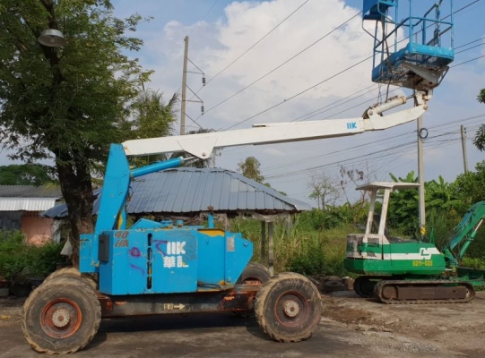 ขายด่วนรถกะเช้าJLG4&times;4HLขับเคลื่อน4ล้อเลี้อยวได้ทั้งหน้าหลังหมุนได้รอบตัวกะเช้าก็หมุนได้ยก2ระดับยกสุง14เมตรเครื่องดีเซลด้อยแรงดีประหยัดน้ำมันเป็นรถนอกนำเข้ามาใหม่ยังไม่เคยใช้งานในไทยเลย