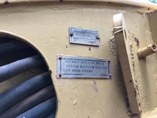 ขาย 1,190,000 รถเดรด CATTERPILAR 140 G S/N  81 V 01002 เครื่องดี เกียร์แรง (เอวทำใหม่) ระบบไฮดอร์ลิคสมบูณร์ รถพร้อมใช้งาน เอกสารเล่มทะเบียน รถอยู่  สกลนคร 090-772-3710 090-772-3708