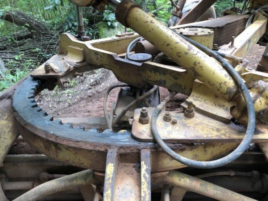 ขาย 1,190,000 รถเดรด CATTERPILAR 140 G S/N  81 V 01002 เครื่องดี เกียร์แรง (เอวทำใหม่) ระบบไฮดอร์ลิคสมบูณร์ รถพร้อมใช้งาน เอกสารเล่มทะเบียน รถอยู่  สกลนคร 090-772-3710 090-772-3708