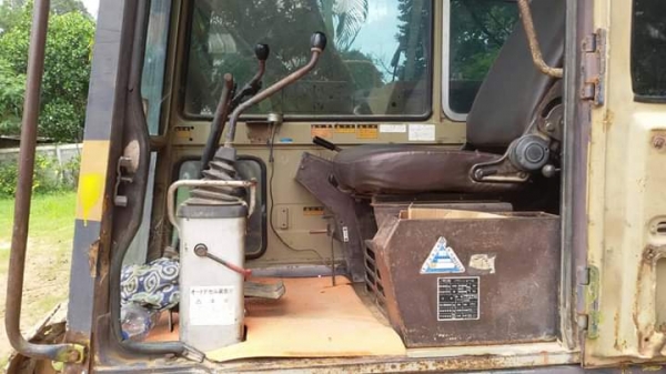 ขายด่วน โคมัสสุ PC120-3 เครื่องเดิม ปั้มเปลี่ยนเป็นของPC120-5(รุ่น5)ระบบเต็ม แอรหนาว ช่วงล่างดี เอวแน่น สภาพใช้งานได้เลย เอกสารอินวอย ขายด่วน โคมัสสุ PC120-3 เครื่องเดิม ปั้มเปลี่ยนเป็นของPC120-5(รุ่น5)ระบบเต็ม แอรหนาว ช่วงล่างดี เอวแน่น สภาพใช้งานได้เลย เอกสารอินวอย