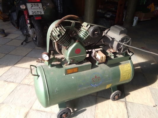 ปั้มลม YEE 1 HP ไฟบ้าน สภาพสวย ปั้มลม YEE 1 HP ไฟบ้าน สภาพสวย