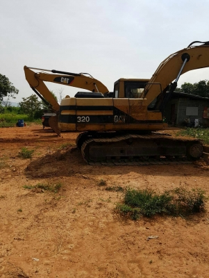 มีVDOขายแบคโฮ CAT.320V2 ไฟฟ้าครบขาดมอเตอร์คันเร่งเล่มทะเบียนราคา 400,000