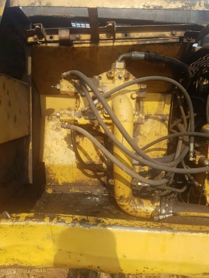 มีVDOขายแบคโฮ CAT.320V2 ไฟฟ้าครบขาดมอเตอร์คันเร่งเล่มทะเบียนราคา 400,000