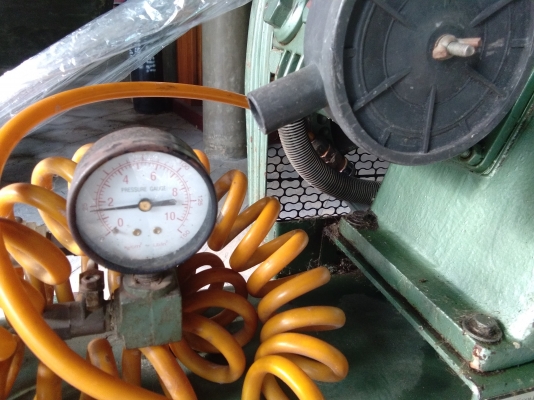 ปั้มลม YEE 2 HP ไฟบ้าน สภาพสวย ปั้มลม YEE 2 HP ไฟบ้าน สภาพสวย