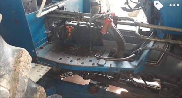 FORD 6640 - 2 เพลา สวยจัดพร้อมใช้งาน อุปกรณ์ครบพร้อม ใบดันหน้า ผานพรวน 6 ช่วงล่างแน่นเต็ม เอกสารทะเบียนเต็มพร้อมโอน ราคาต่อรองได้ครับ