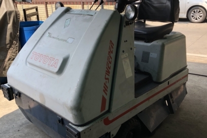 ขาย รถกวาดดูดฝุ่น TOYOTA เครื่องยนต์เบนซิล เก่าญี่ปุ่น เครื่องยนต์ ขายตามสภาพ ราคา 95,000
