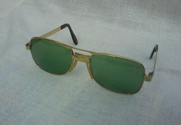แว่นตาอเมริกันเก่าเก็บ ยุค '70s 'กรอบทอง KGP สีน้ำผึ้ง' อะร้าอร่าม ! หายาก ! โมเดล &# แว่นตาอเมริกันเก่าเก็บ ยุค '70s 'กรอบทอง KGP สีน้ำผึ้ง' อะร้าอร่าม ! หายาก ! โมเดล &#