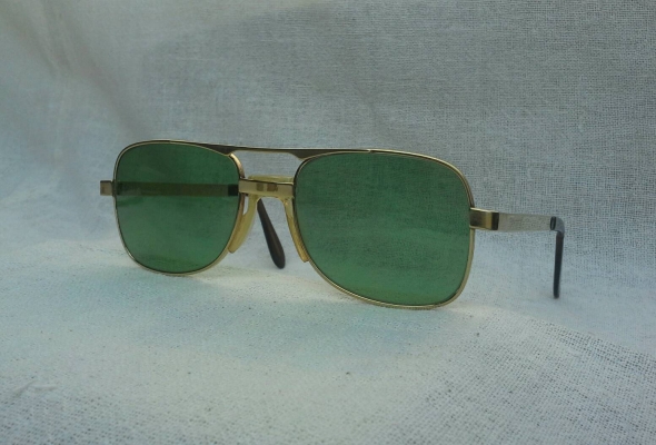 แว่นตาอเมริกันเก่าเก็บ ยุค &#039;70s &#039;กรอบทอง KGP สีน้ำผึ้ง&#039; อะร้าอร่าม ! หายาก ! โมเดล &#