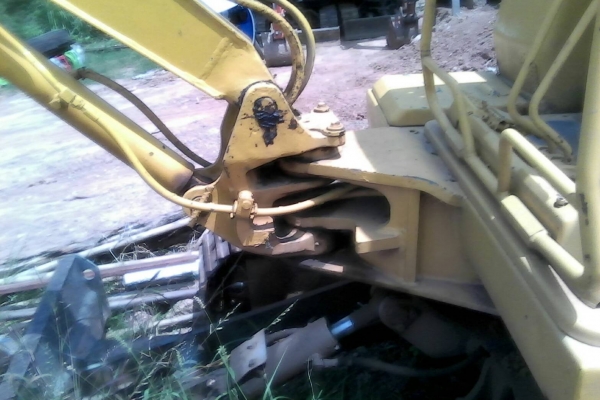 ขายKomatsu Pc30-7สภาพสวยพร้อมใช้ ติดต่อคุณอ๊อฟ พิจิตร 086-737-9991