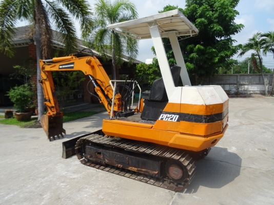 รถขุด Komatsu PC20-3