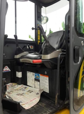 ขายจ้า..KOMATSU  PC40MR-2  เก่านอกแท้  สภาพสวย  เครื่องปั๊มแห้ง...พร้อมใช้..โทร 089-3818694  จ๊อย