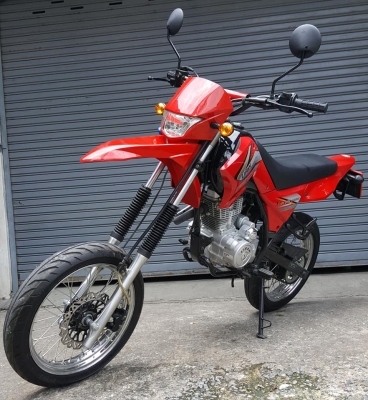 ขออนุญาตขาย MOTRAD LIFAN X-PLORENEW 200 CC. จดทะเบียนปี 60 วิ่ง 500 KM ฟรีค่าโอน