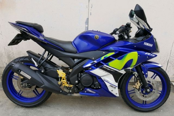 ขออนุญาตขาย YAMAHA R15 150 LIMITED EDITION รถเจ้าของคนเดียว ไมล์วิ่ง 9,XXX โล เครื่องดี ฟรีค่าโอน
