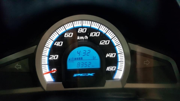 ขออนุญาตขาย HONDA PCX ALL NEW 150i LED ไมล์ 8,XXX KM กุญแจรีโมทมีครบ พร้อมระบบจอดดับ IDLING STOP ระบ