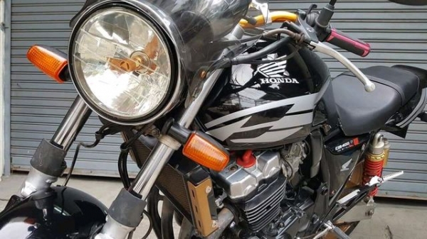 รับแลกซื้อขายได้ทุกรุ่น HONDA SUPER FOUR CB400 ปลั๊กแดง รับแลกซื้อขายได้ทุกรุ่น HONDA SUPER FOUR CB400 ปลั๊กแดง