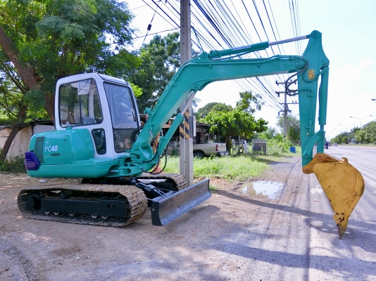 KOMATSU 40-7 ขนาดPC-40 <มีVDOให้ชม>มีลายแย๊กรถเก่านอกมีเอกสารอินวอย☎️ติดต่อ 085-5632278 <ราคาต่อรองได้>