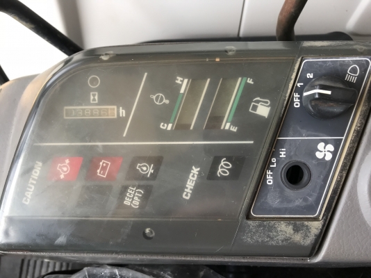 KOMATSU 40-7 ขนาดPC-40 <มีVDOให้ชม>มีลายแย๊กรถเก่านอกมีเอกสารอินวอย☎️ติดต่อ 085-5632278 <ราคาต่อรองได้>