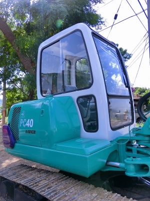 KOMATSU 40-7 ขนาดPC-40 <มีVDOให้ชม>มีลายแย๊กรถเก่านอกมีเอกสารอินวอย☎️ติดต่อ 085-5632278 <ราคาต่อรองได้>