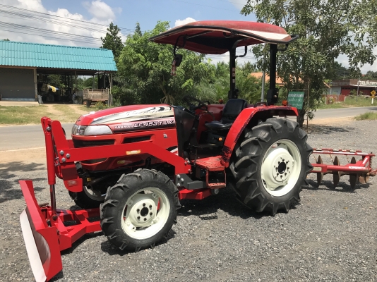 ขายรถไถยันมาร์ EF453TLX ทำงาน 700 ชม. อุปกรณ์ ใบมีดดันดินและผาน6 รถสวยมาก  ราคา 358,000 บาท พร้อมส่งฟรีถึงบ้าน โทรสอบถามได้เลยค่ะ 081-9136451 ขอดูรูปทาง Line:Bow6451  รถสวย สภาพพร้อมใช้งาน  เครื่องดี เกียร์ดี ยางดีทั้ง 4 เส้น ตรวจเชคเรียบร้อยค่ะ เล่มทะเบี