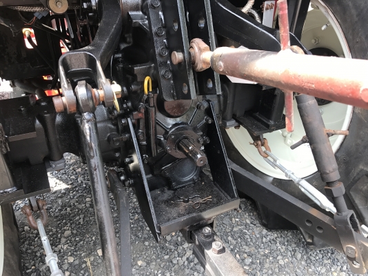 ขายรถไถยันมาร์ EF453TLX ทำงาน 700 ชม. อุปกรณ์ ใบมีดดันดินและผาน6 รถสวยมาก  ราคา 358,000 บาท พร้อมส่งฟรีถึงบ้าน โทรสอบถามได้เลยค่ะ 081-9136451 ขอดูรูปทาง Line:Bow6451  รถสวย สภาพพร้อมใช้งาน  เครื่องดี เกียร์ดี ยางดีทั้ง 4 เส้น ตรวจเชคเรียบร้อยค่ะ เล่มทะเบี