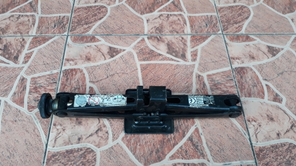 แม่แรงติดรถยุโรป ALFA แม่แรงติดรถยุโรป ALFA