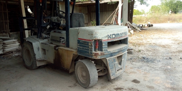 รถฟอล์คลิฟต์ KOMATSU FD35-5 สภาพสวยพร้อมใช้งาน