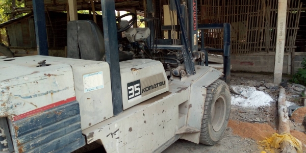 รถฟอล์คลิฟต์ KOMATSU FD35-5 สภาพสวยพร้อมใช้งาน