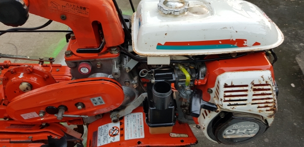 รถพรวนดิน สาดดิน ยกร่องใบตีดินเต็มๆๆพร้อมใช้งาน รถพรวนดิน สาดดิน ยกร่องใบตีดินเต็มๆๆพร้อมใช้งาน