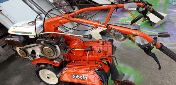 รถพรวนดิน สาดดิน ยกร่องใบตีดินเต็มๆๆพร้อมใช้งาน รถพรวนดิน สาดดิน ยกร่องใบตีดินเต็มๆๆพร้อมใช้งาน