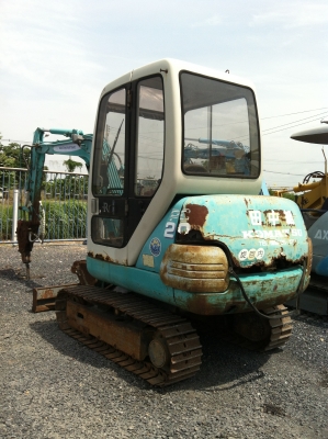Komatsu PC 20-7เก่านอกมีบุ้งกี๋พร้อมหัวเจาะ