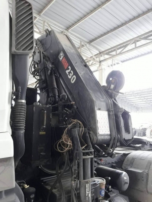 Hiab เฮี๊ยบ ขนาดยกน้ำหนักใด้9ตัน สภาพดีพร้อมใช้งาน เต็ม100\%