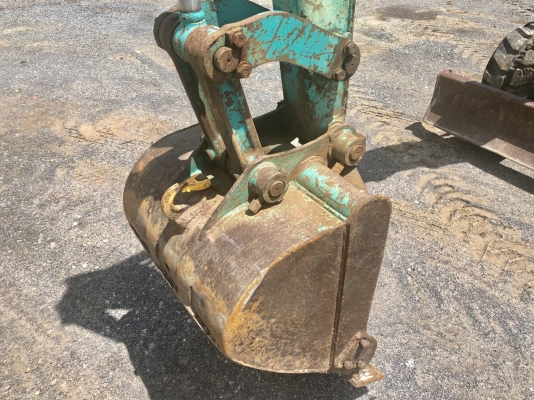 ขาย รถแม็คโคร KOMATSU PC27-8 พร้อมใช้งาน นำเข้าเองจากประเทศญี่ปุ่น ติดต่อ 063-9316985 ID LINE : 0639316985 ครับ