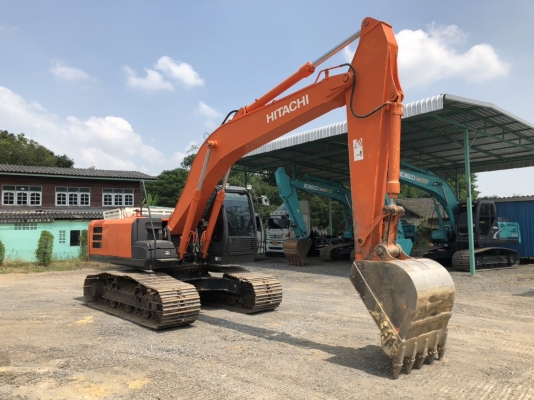 ขายรถขุด HITACHI ZX200-5G ใช้งานเพียง 8 พันชั่วโมง สภาพเทพบุตร