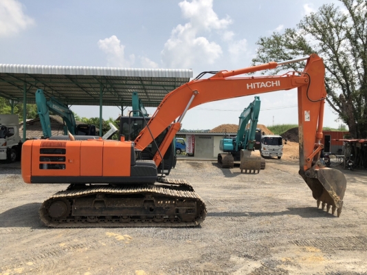 ขายด่วน!! Hitachi ZX200-5G ไมล์ ชม.7,000 สภาพสวยๆค่ะ