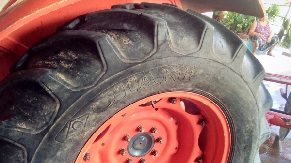 ขายด่วน M6040 สภาพสวย อุปกรณื 2 ชิ้น รถปี 57 ขายด่วน M6040 สภาพสวย อุปกรณื 2 ชิ้น รถปี 57