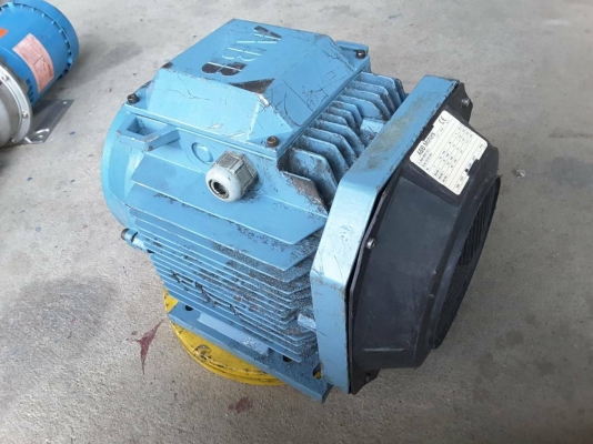 มอเตอร์ ABB ขนาด 7.5 แรง 380V 1450rpm เสื้ออลูมิเนียม สภาพดีเดิมๆ หมุนนิ่ม พร้อมใช้งาน ราคาตัวละ 5,900 บาทค่าส่งเก็บปลายทาง มี 2 ตัวค่ะ มอเตอร์ ABB ขนาด 7.5 แรง 380V 1450rpm เสื้ออลูมิเนียม สภาพดีเดิมๆ หมุนนิ่ม พร้อมใช้งาน ราคาตัวละ 5,900 บาทค่าส่งเก็บปลายทาง มี 2 ตัวค่ะ