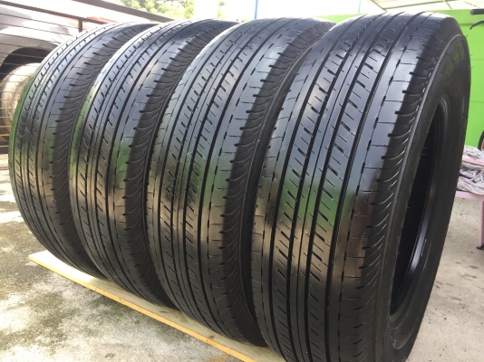 ยาง Bridgstone 215-70-16 ปี 16 ครบชุด 4 เส้น 3800 สวยๆไม่บวมไม่กินข้างดอกยางเหลือเยอะเอาไปวิ่งกันใด้