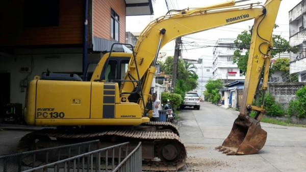 มี VDO ให้ชม. KOMATSU PC130-6K รถเก่านอก มีระบบหัวกระแทก ราคา 1200000