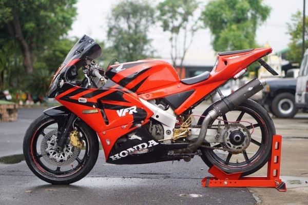 ร้าน วุฒิ นนบุรี ขาย HONDA VFR NC30 ปี1991