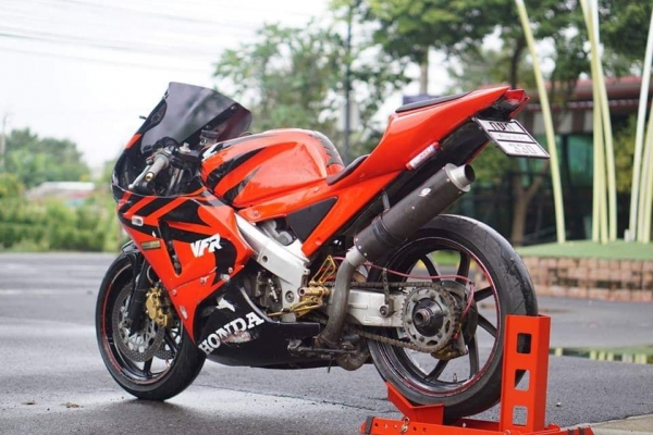 ร้าน วุฒิ นนบุรี ขาย HONDA VFR NC30 ปี1991