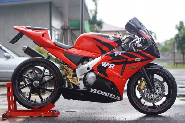 ร้าน วุฒิ นนบุรี ขาย HONDA VFR NC30 ปี1991