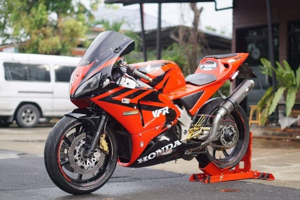 ร้าน วุฒิ นนบุรี ขาย HONDA VFR NC30 ปี1991