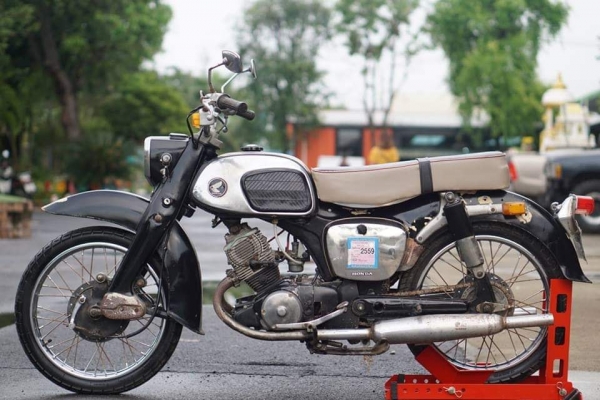 ร้าน วุฒิ นนบุรี ขาย HONDA C92 หมูอู๊ดๆๆๆ
