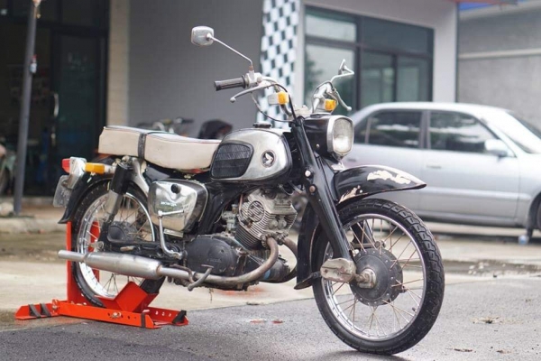 ร้าน วุฒิ นนบุรี ขาย HONDA C92 หมูอู๊ดๆๆๆ