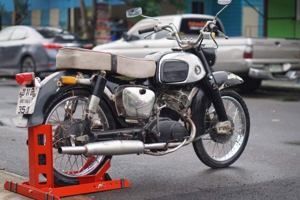 ร้าน วุฒิ นนบุรี ขาย HONDA C92 หมูอู๊ดๆๆๆ ร้าน วุฒิ นนบุรี ขาย HONDA C92 หมูอู๊ดๆๆๆ